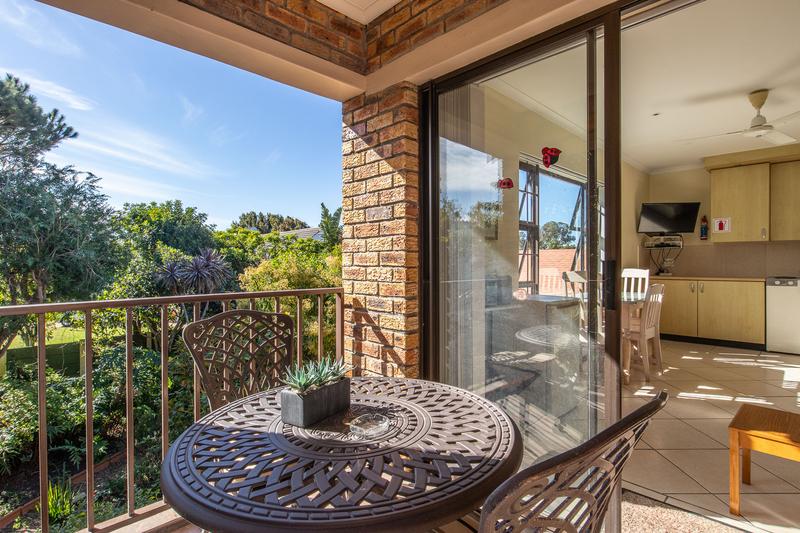 4 Bedroom Property for Sale in Bergvliet Western Cape